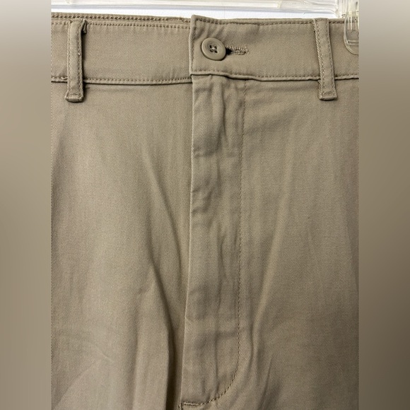 St. John’s Bay Men's Khaki 6 Pocket Cargo Shorts 42 Tall NWT - Picture 6 of 12